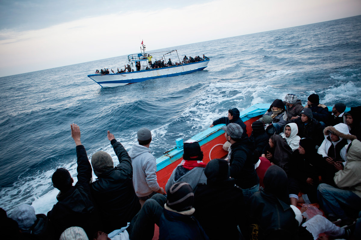 Le chalutier « Oum El Khir » (mer de la bonté) quitte le port de Zarzis avec 120 passagers à son bord.