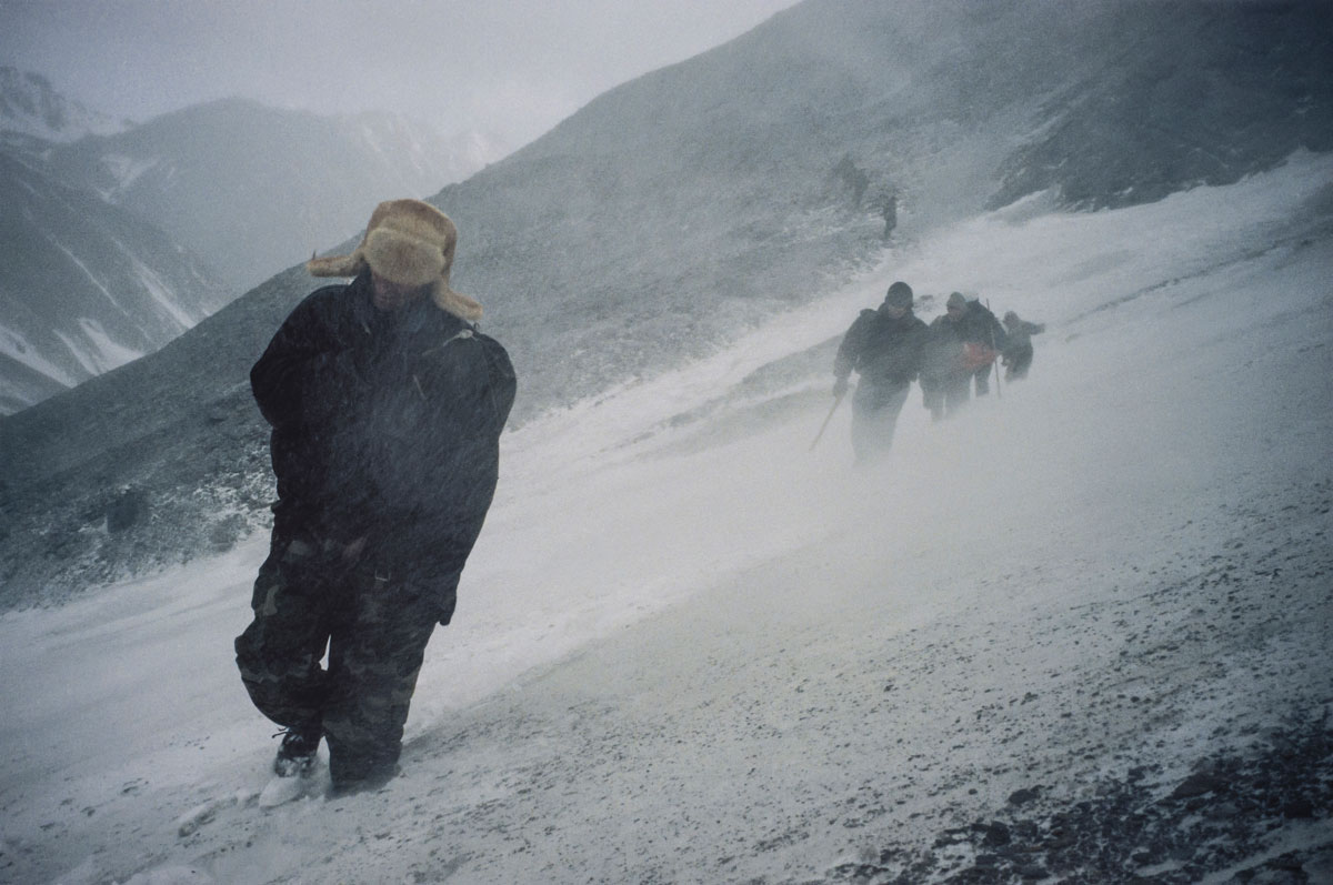 31 Décembre 1999.
Il faut 4 à 5 jours de marche en haute montagne pour passer de Tchétchénie en Géorgie.