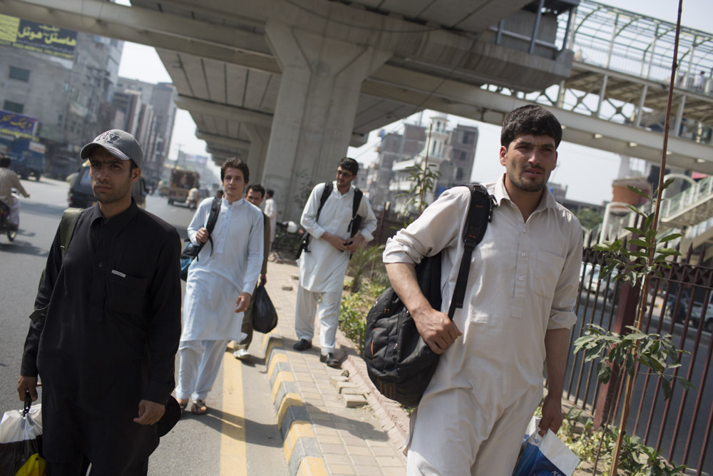 Fawad et Rohani.
Peshawar, Pakistan. April 23, 2013.