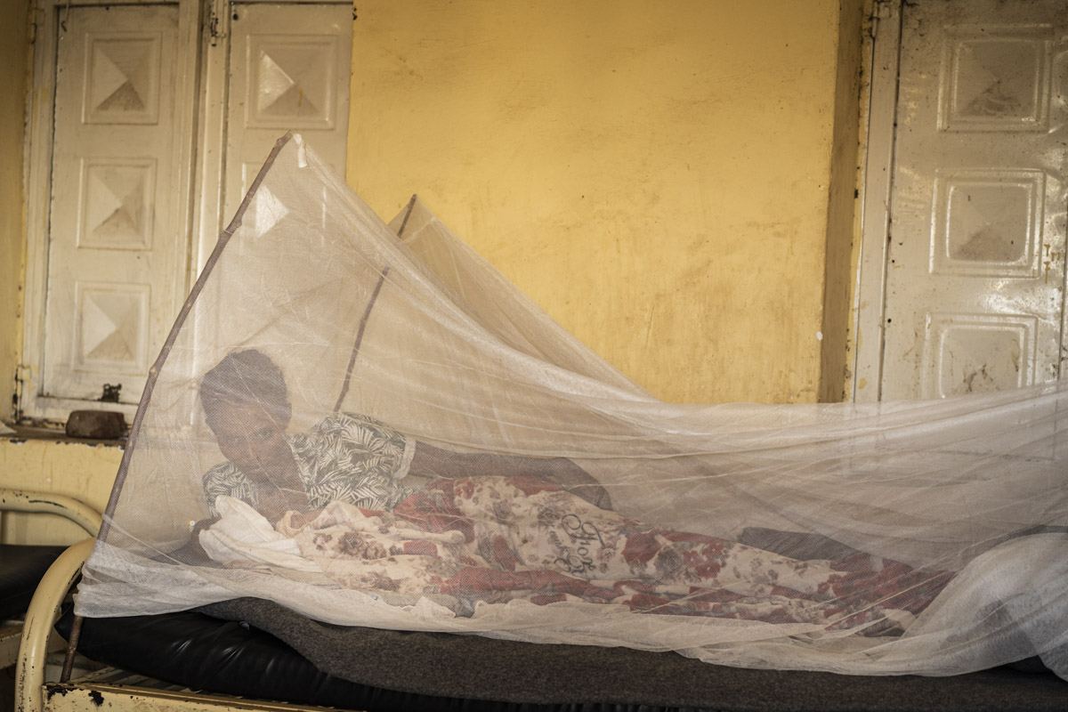 Camp de réfugié de Hamdayet, Soudan. Centre de Santé de MSF.  Danait, 22 ans, son bébé est né ici il y a six jours. Elle a fui les bombardements d’Humera pour venir se réfugier avec son mari côté Soudanais. 